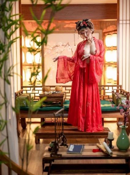 伯纳德与桃瑞丝