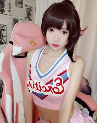 冰上的比基尼女孩